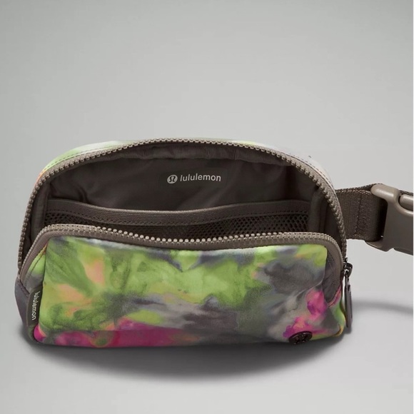 🍋Lululemon Everywhere Belt Bag, NWT - Picture 9 of 11